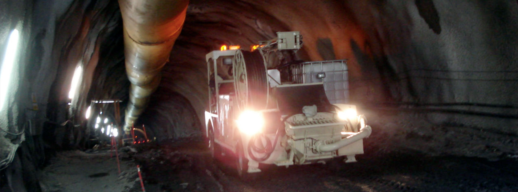 We design and build versatile and cost-effective shotcrete robots for tunnels and mine construction.