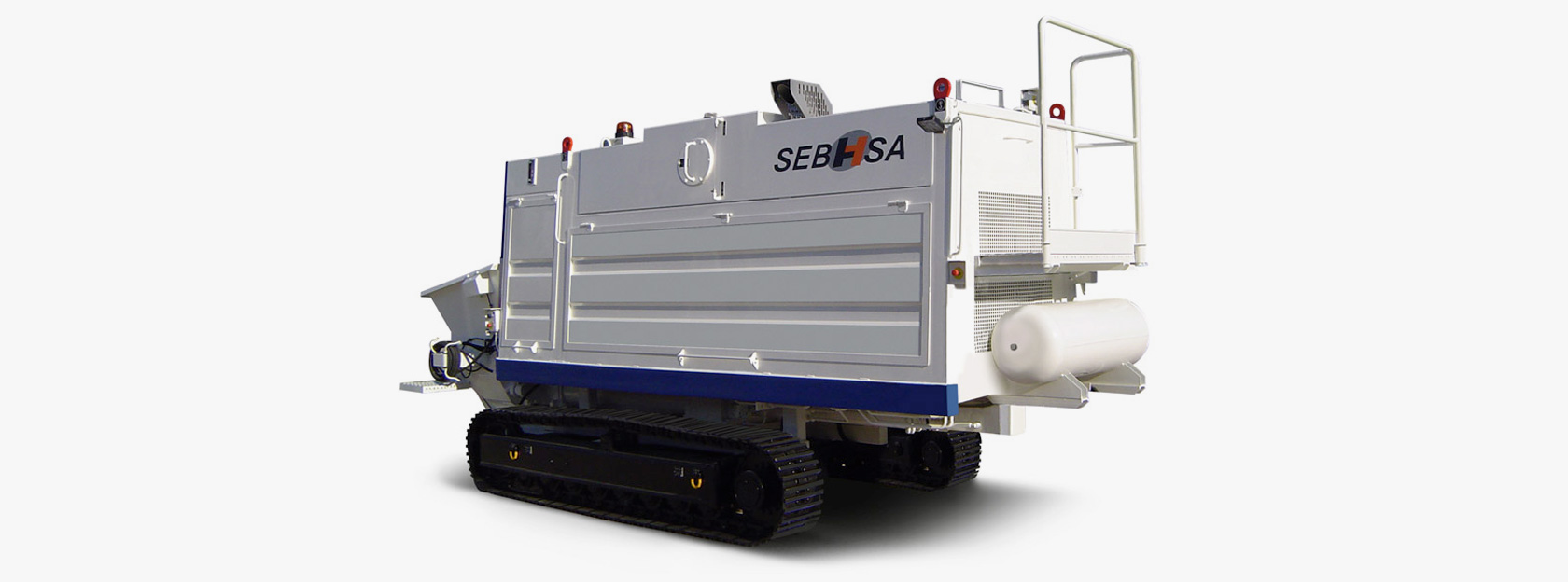 The SEBHSA BD-3117.OR tracked pump is configured to achieve maximum productivity from its highly efficient, low emission engine.
